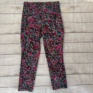 LULULEMON Swift Speed High Rise Crops 21” Size 4